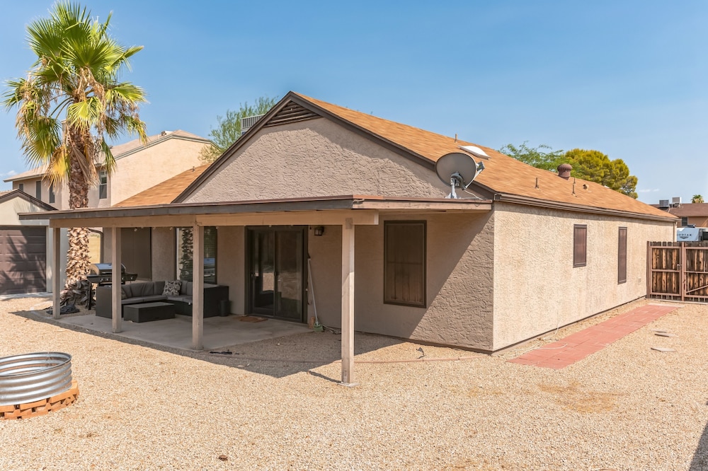 Beautifully Renovated Glendale Retreat 3 Bedroom Home by RedAwning