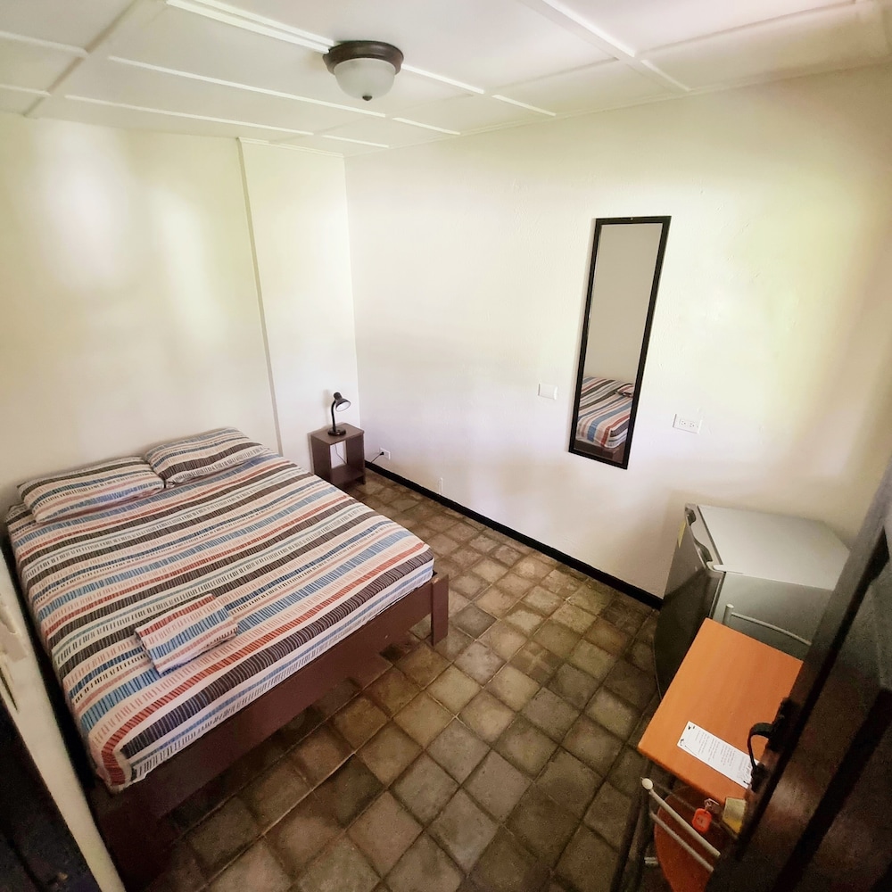 Casa Pura Vida Surf Hostel
