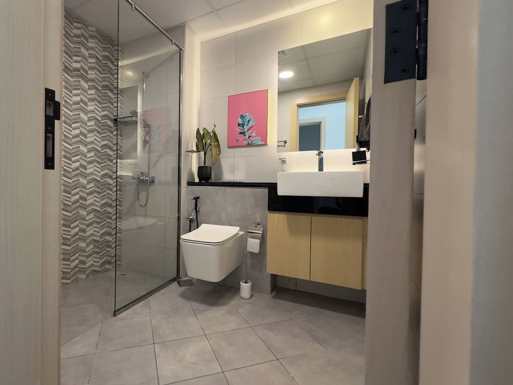 Grapeful Stay – Luxury Hostel Binghatti Avenue Tower Al Jaddaf