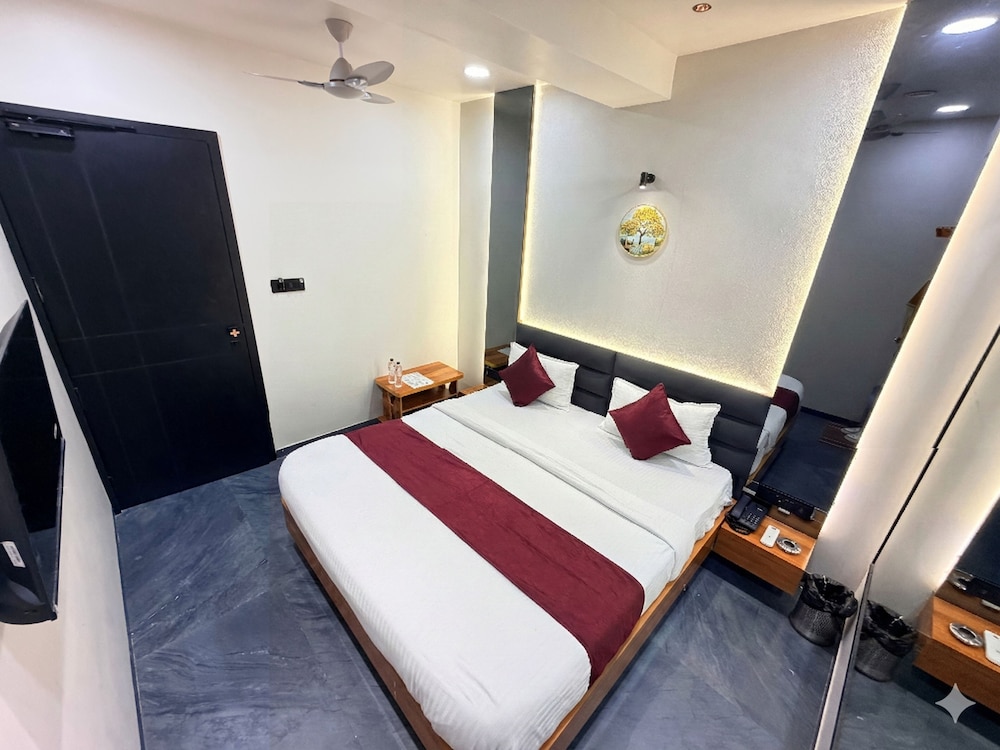 Hotel The Avanta - Gandhinagar