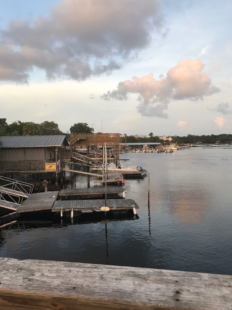 Steinhatchee River Inn