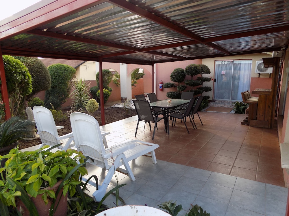 Joezebel Guest House