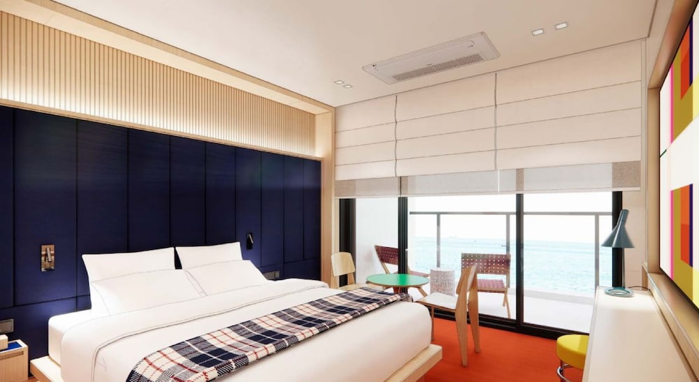 The Coolest Hotel 18