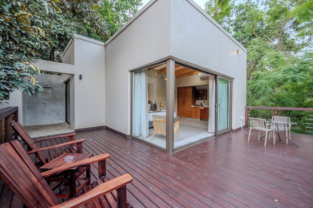 Bushbaby Valley Lodge