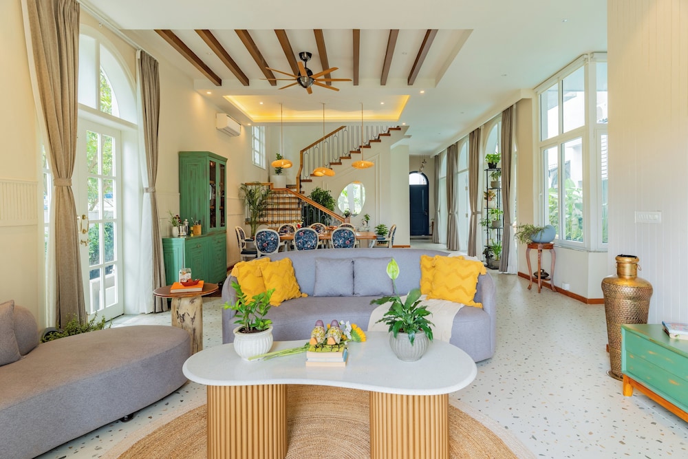 Esh Cottages Birch | Hillside 4-BHK Hideaway With Lush Garden, Common Pool, & Gaming Zone