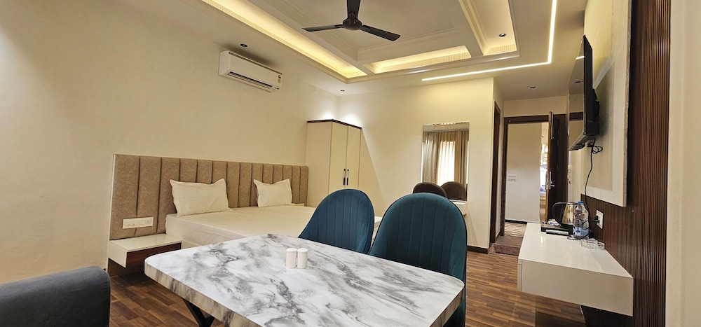 Hotel Sharanga