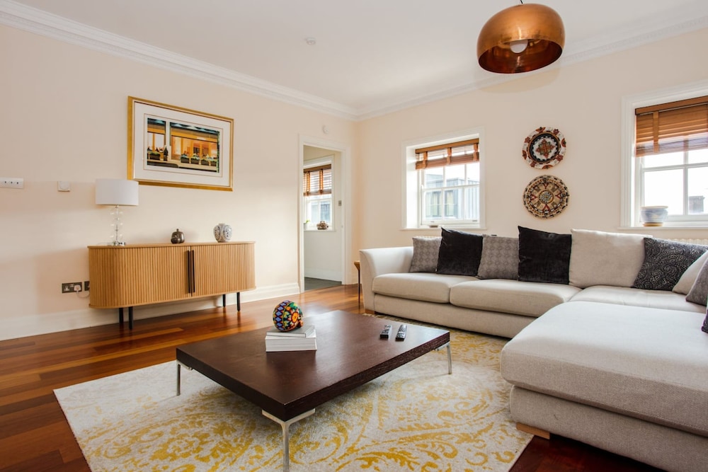 Luxury 2 Bedroom Apartment in London Bridge