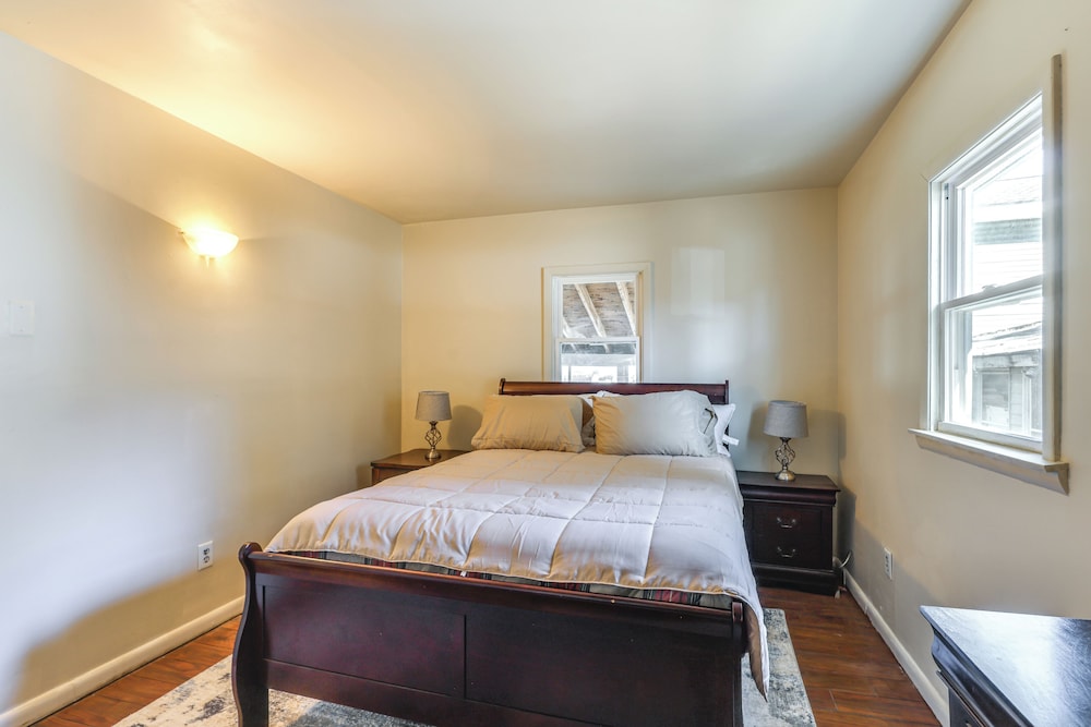 1 Mi to Dtwn Saratoga Springs: Cozy Duplex Apt!
