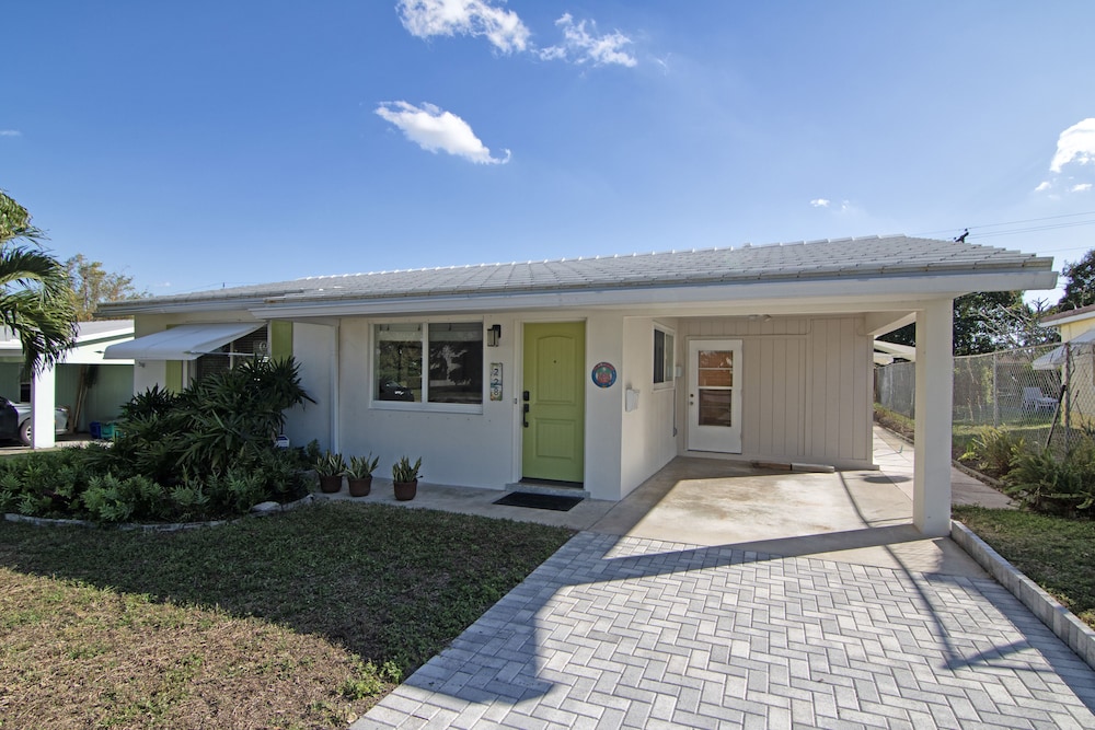 Mango House Immaculate 3 BDR in Boynton Beach! view 4