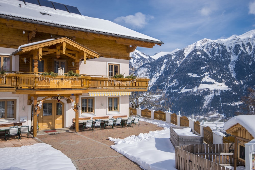Hotel-Pension Lackenbauer