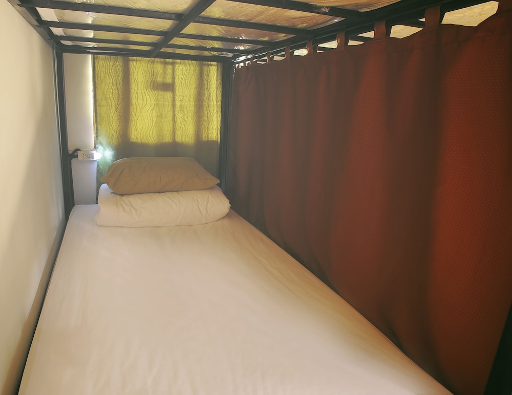 Manon Hostel