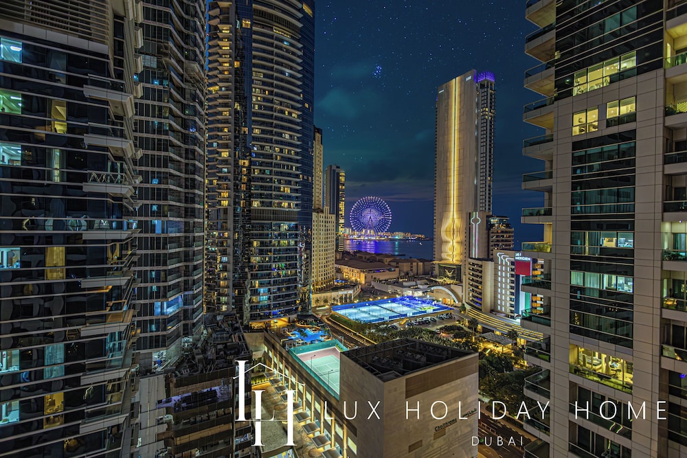 LUX The Sky Dubai Eye View Suite