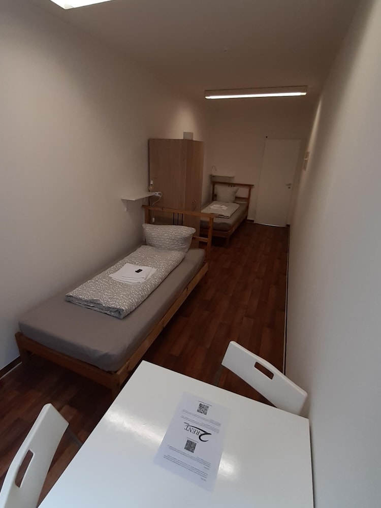 2-Rent Group Hostel Zimmer&Apartments GKP2