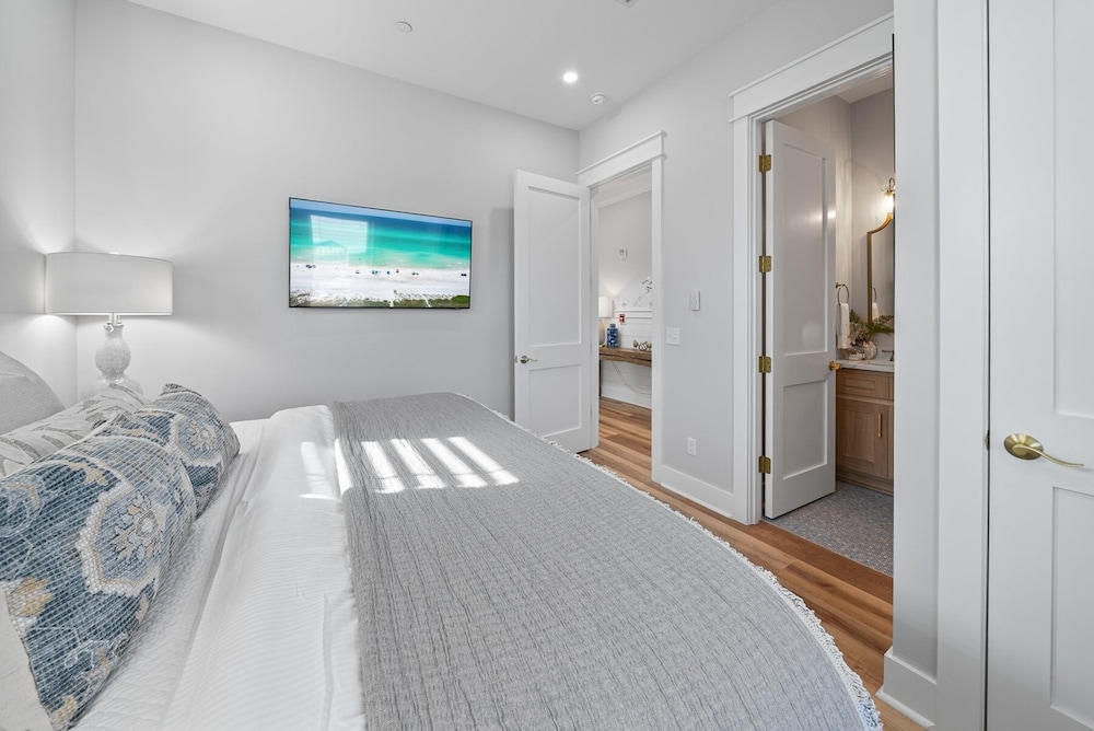 Blessing At Pier Park 6 Bedroom Home