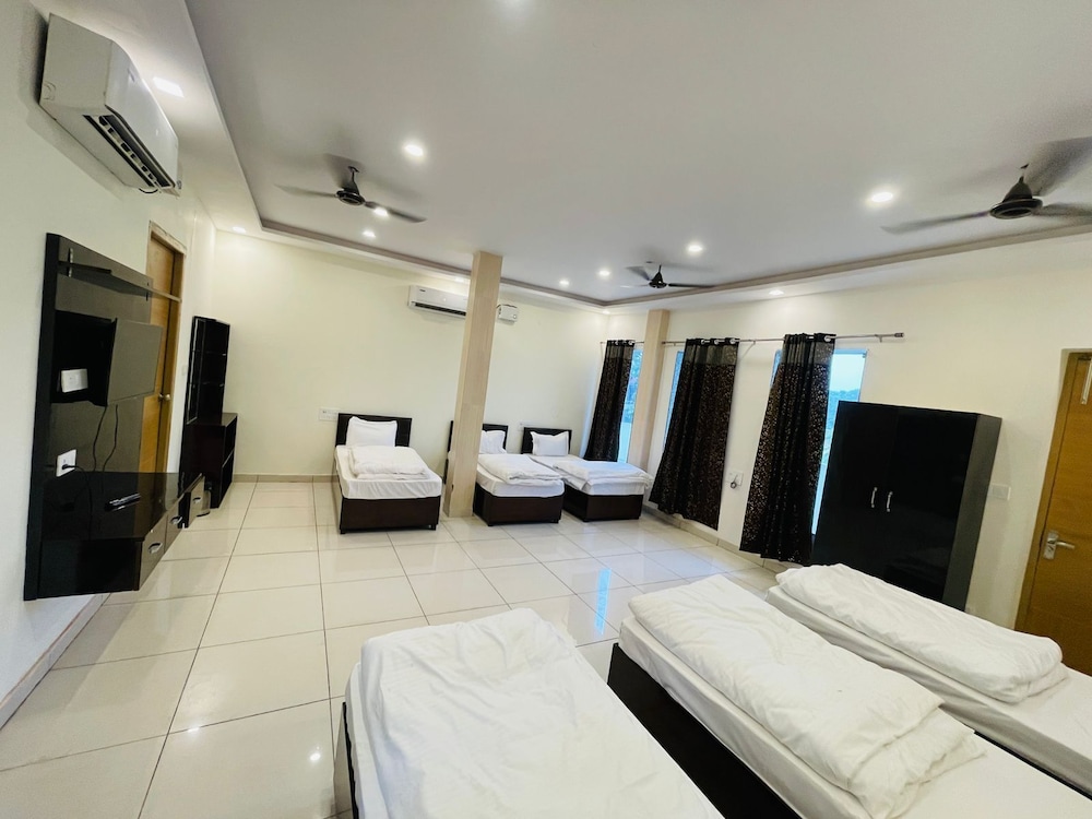 Lee Corbett Resort