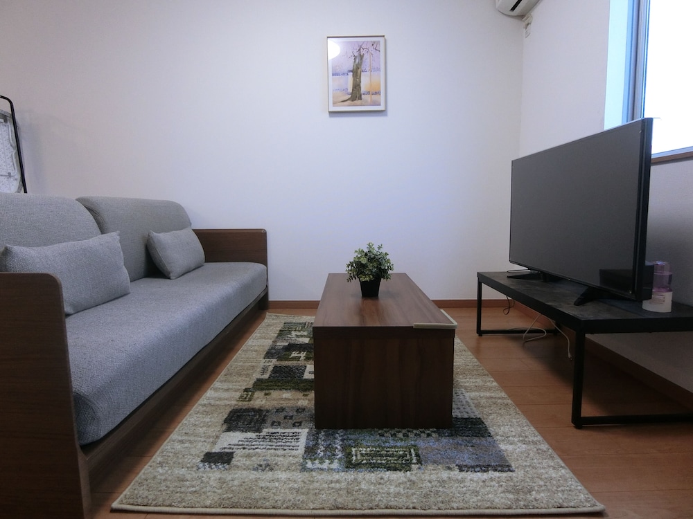 eRapos House Imamiya