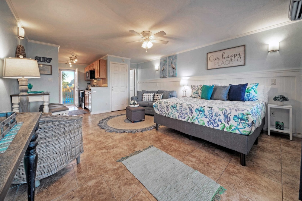 15 Condos, Sleeps 96 w/ Pools & Beach Access Island Retreat by Avantstay