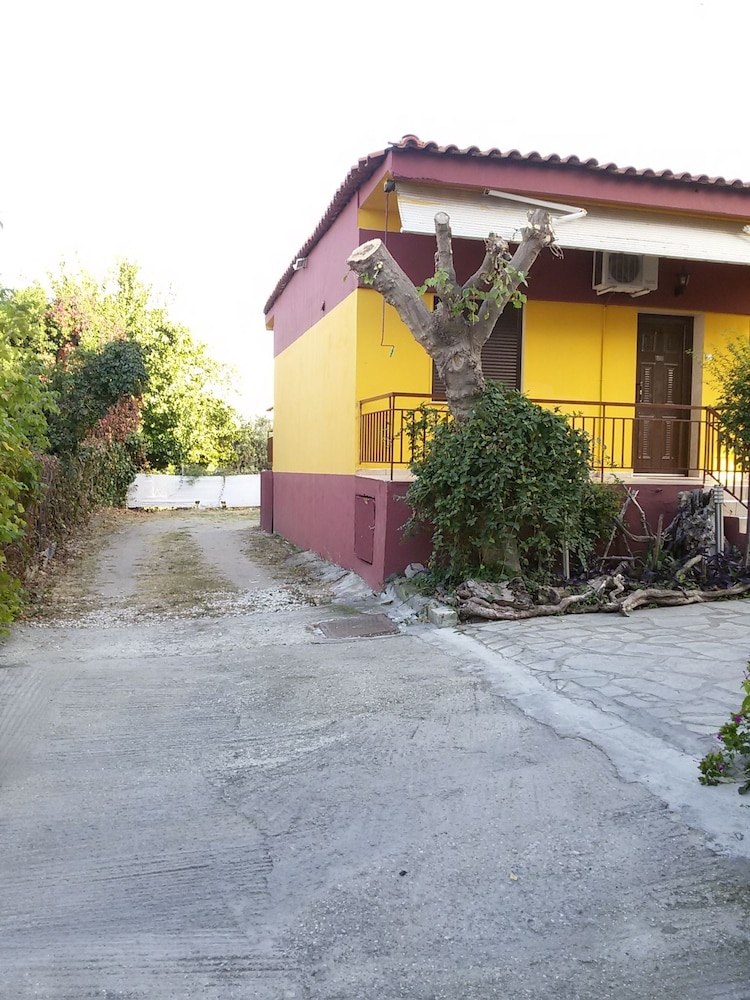 Villa Maria Apartments