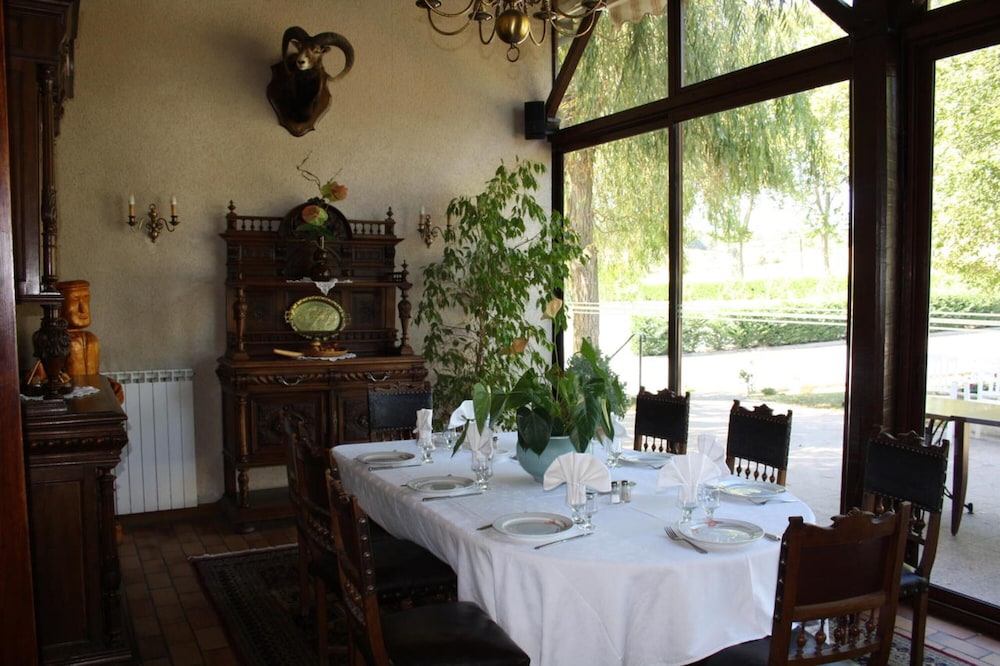 Hotel La Bombardiere - Property Image 7