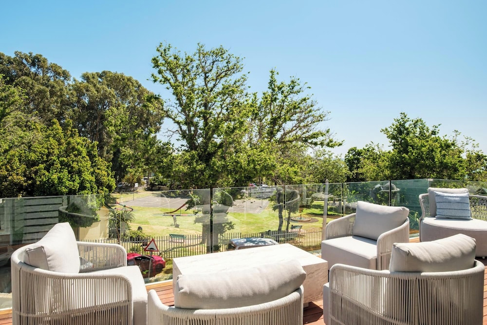 6bed Villa by Camps Bay Beach Seven the Drive