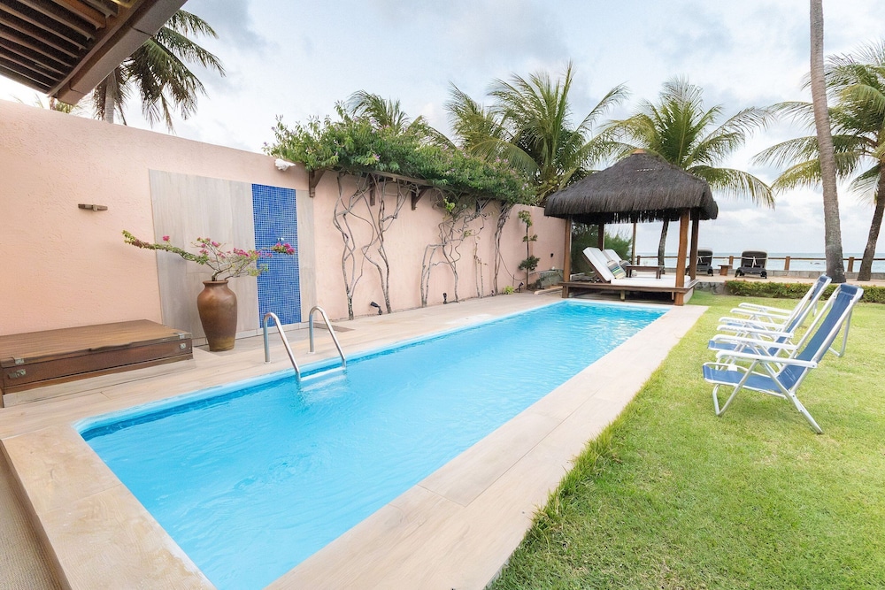 Casa Mar: Beachfront & Sea View by Carpediem