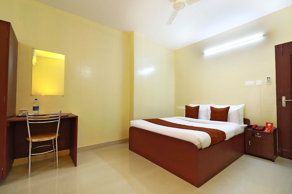 OYO 6725 Palm Inn