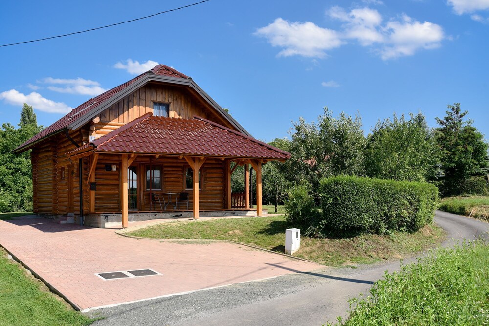 Hazelnut Pool House view 5