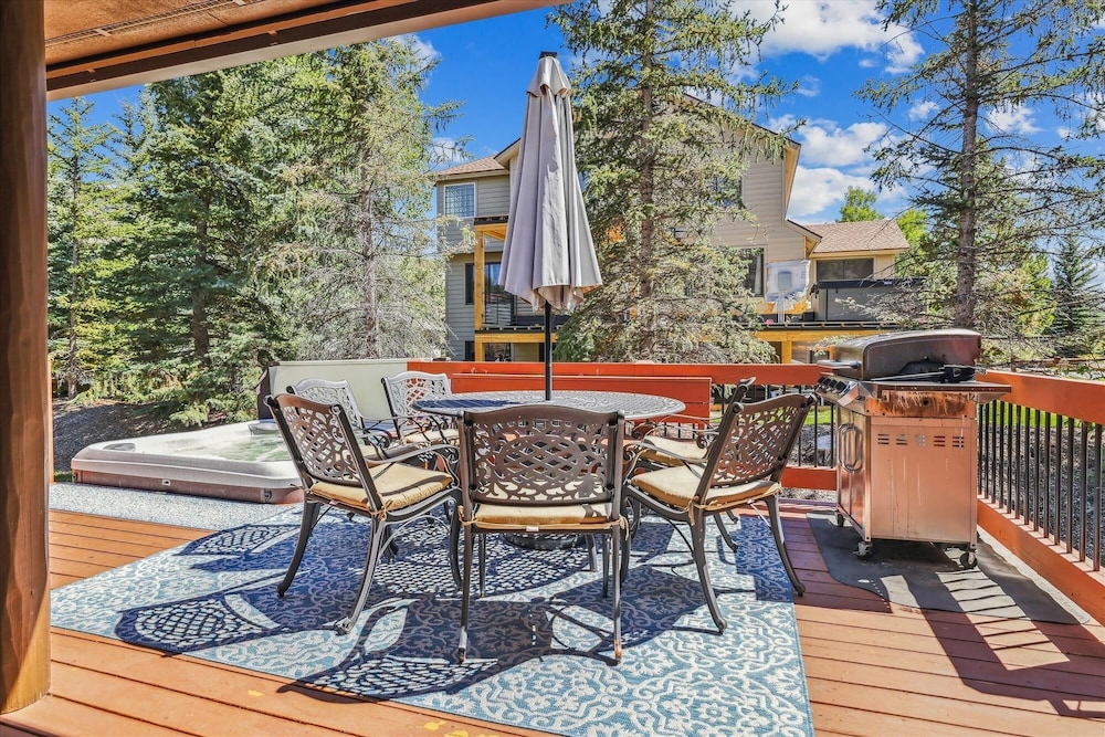 Legend Lake Lookout 4 Bedroom Home