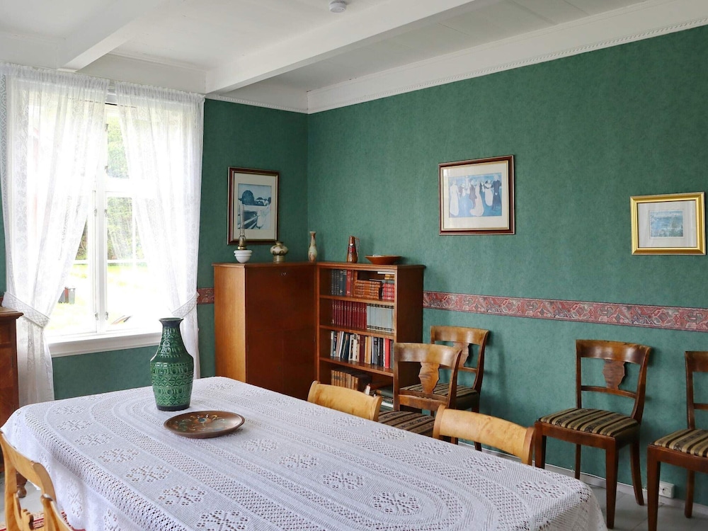 10 Person Holiday Home in Tvedestrand