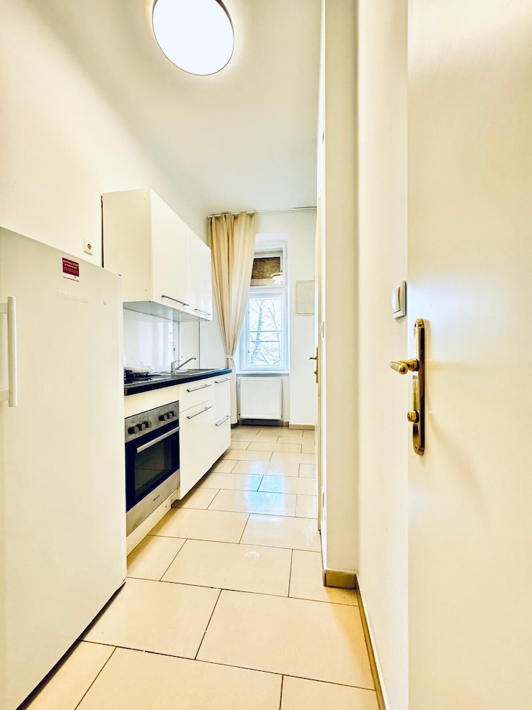 Cozy 2BR for 5 Near Schönbrunn