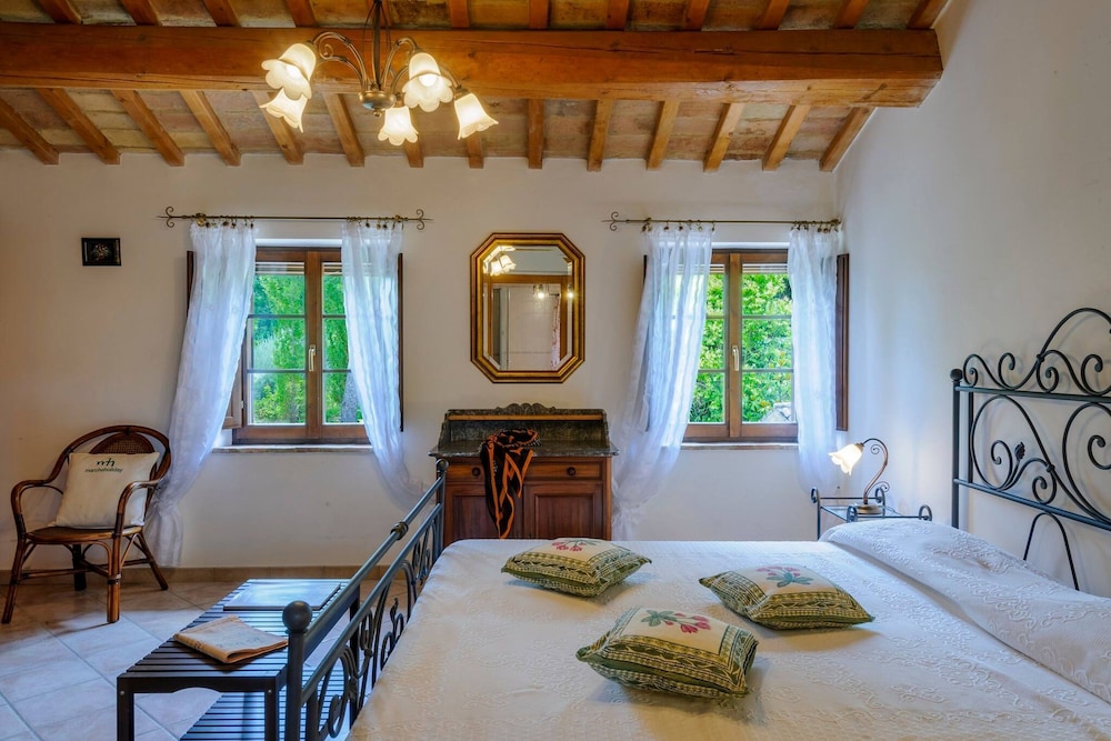 La Girolima 6 2 by Marche Holiday Villas