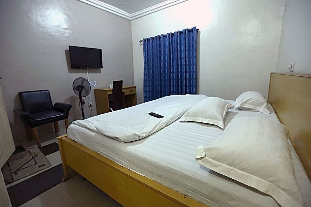Semper Diamond Lodge