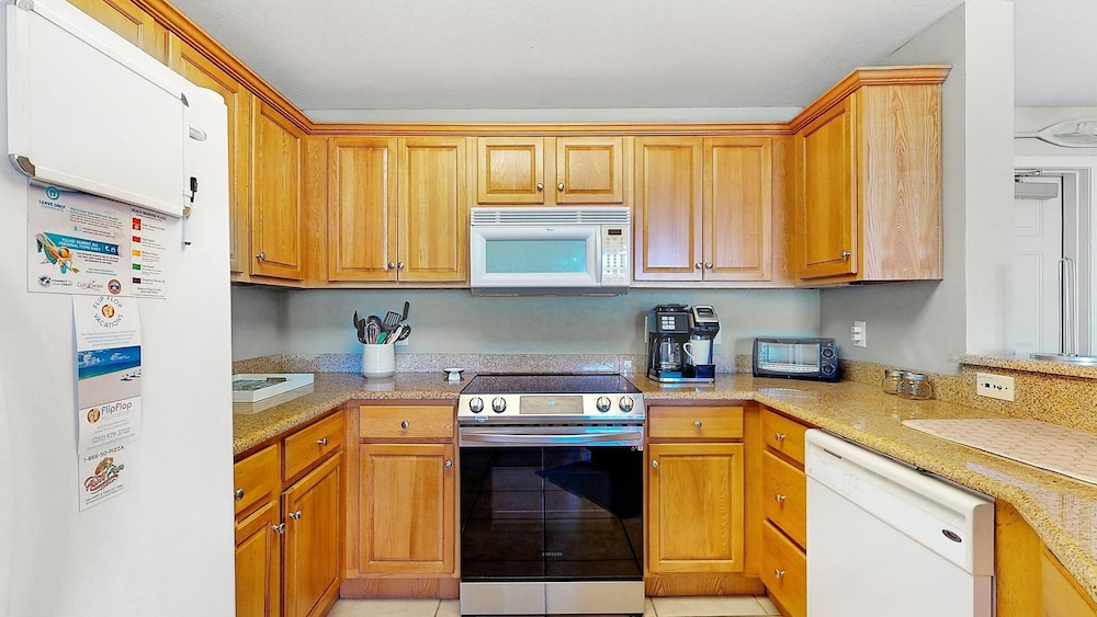 Navy Cove Harbor #2106 by Southern Vacation Rentals