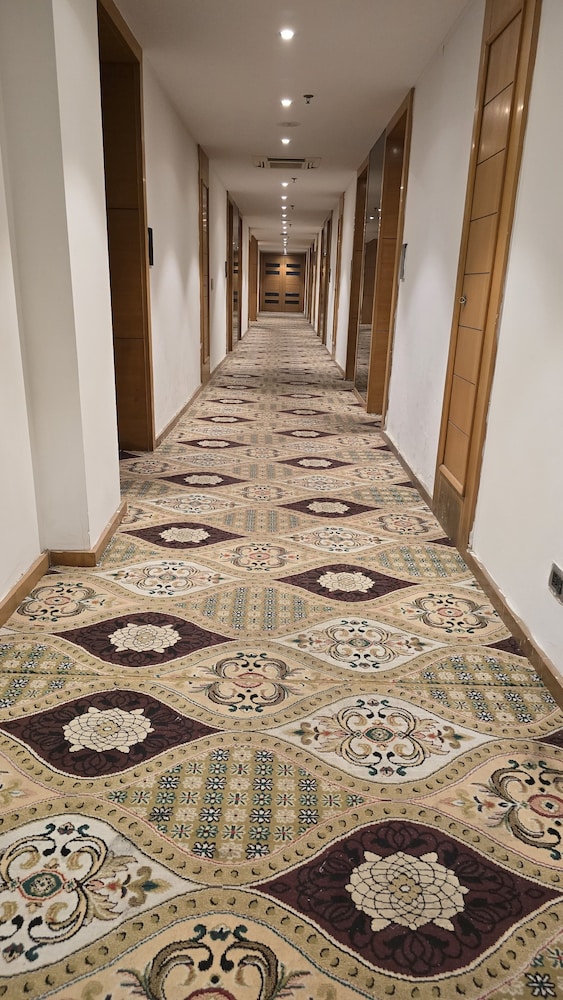 HOTEL SHEMRON