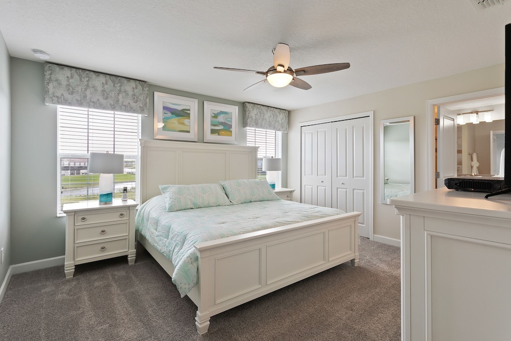 7BR Pool Home Emerald Island by SHV-8409