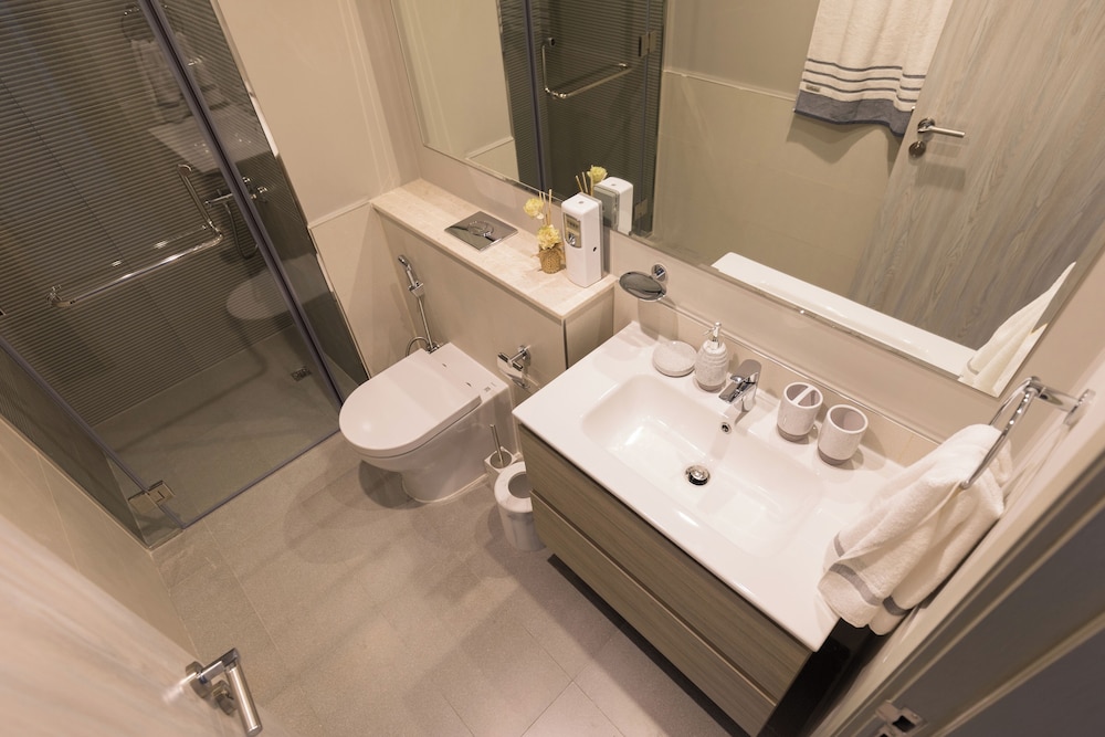 Modern 1BR in Business Bay