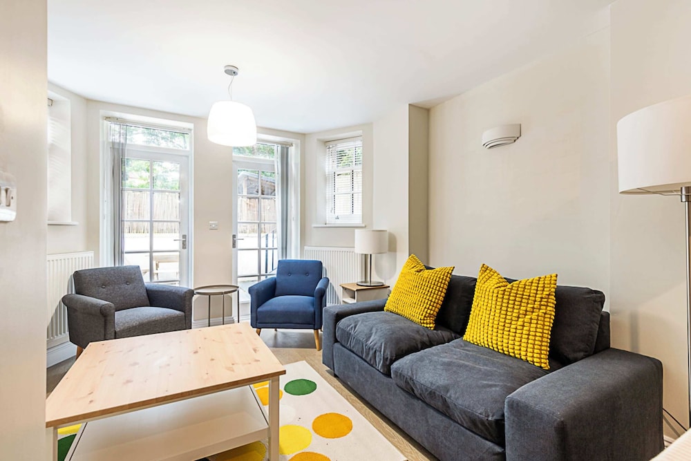 Charming and Modernised Edwardian Flat