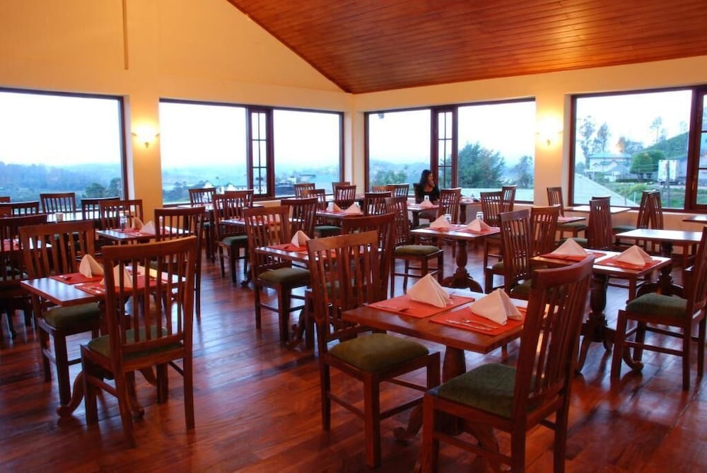 Tea Bush Hotel - Nuwara Eliya