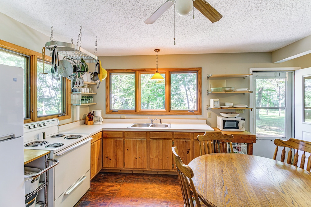 Lakeside Getaway w/ Dock: West Battle Lake Cabin