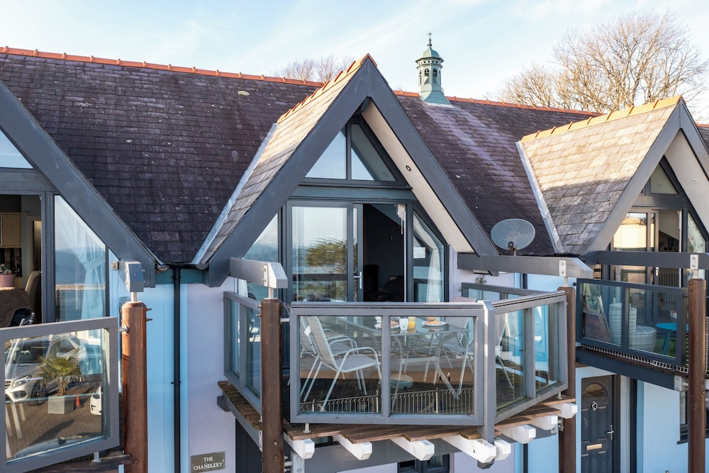 The Chandlery - Panoramic Sea Views With Parking