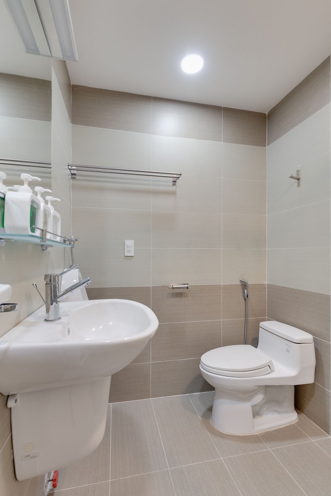 Saigon Authentic Hostel & Tours