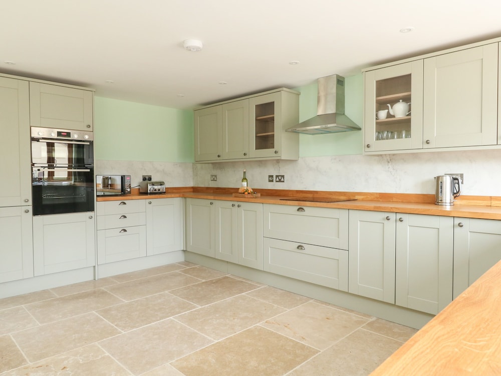 The Granary, Burton Bradstock