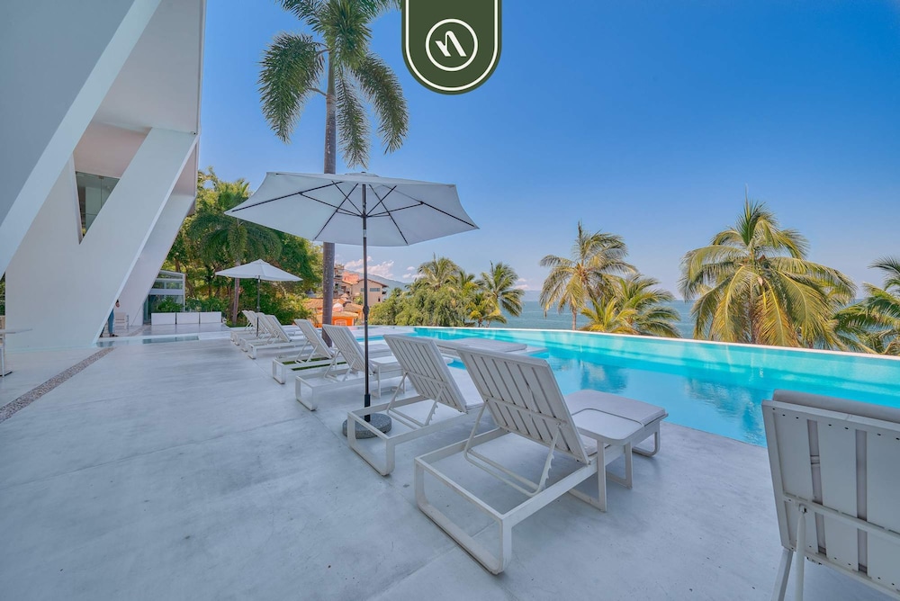 1BR Condo Near to Beach