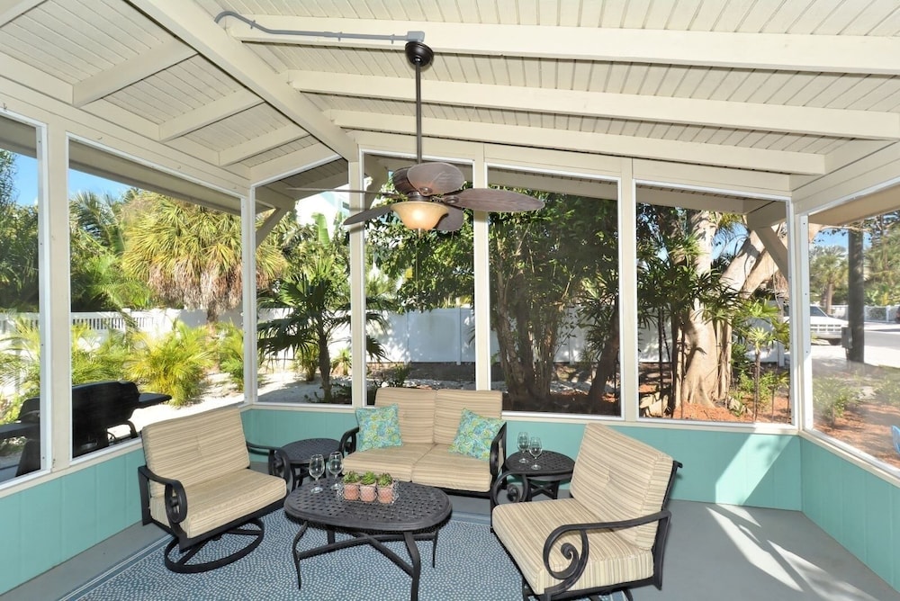 Minnow 2 2 Bedroom Villa by RedAwning