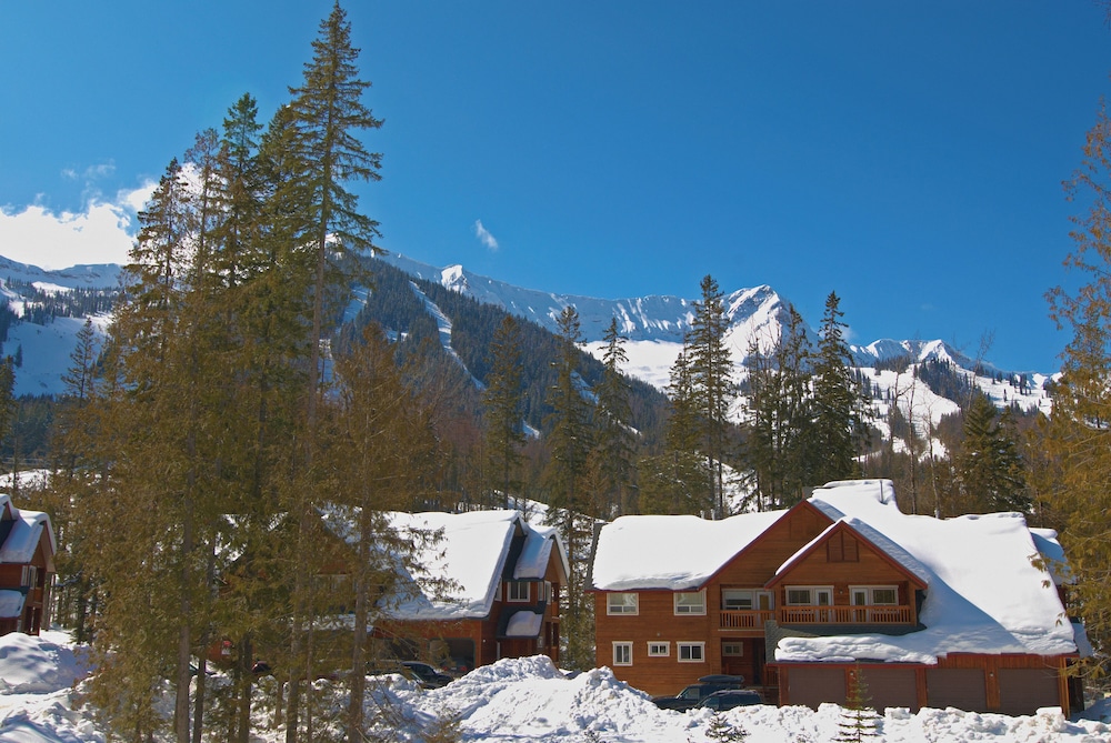 Polar Peak Lodges by Fernie Lodging CO