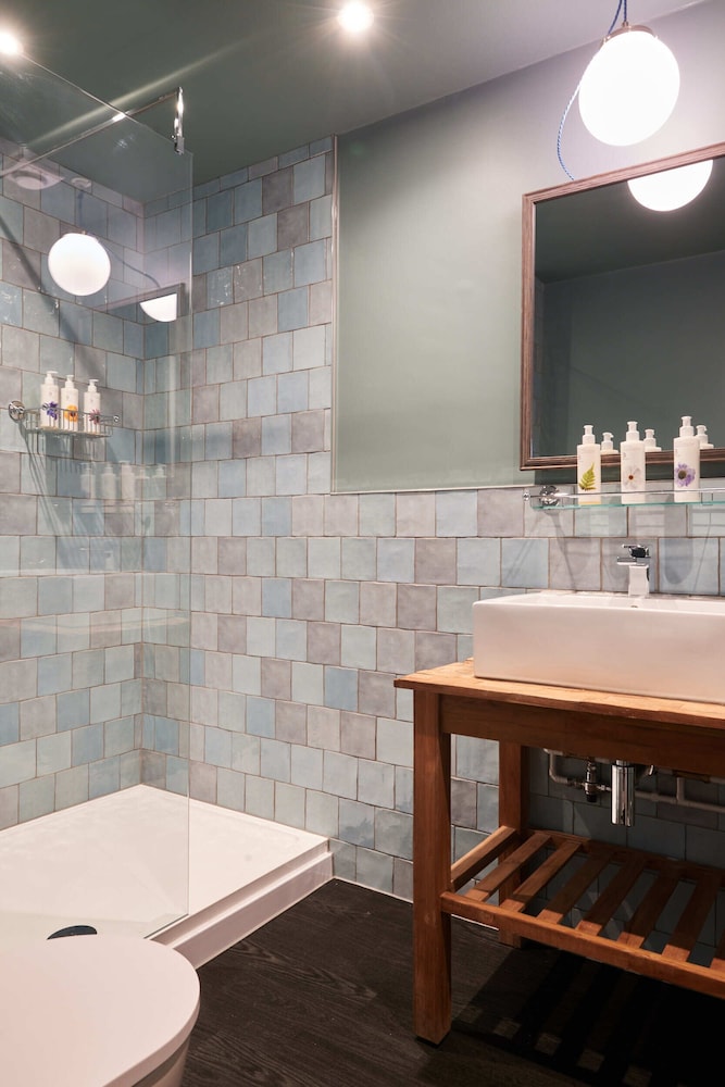 Woodstock Vacations - Kings Arms Hotel - Property Image 3