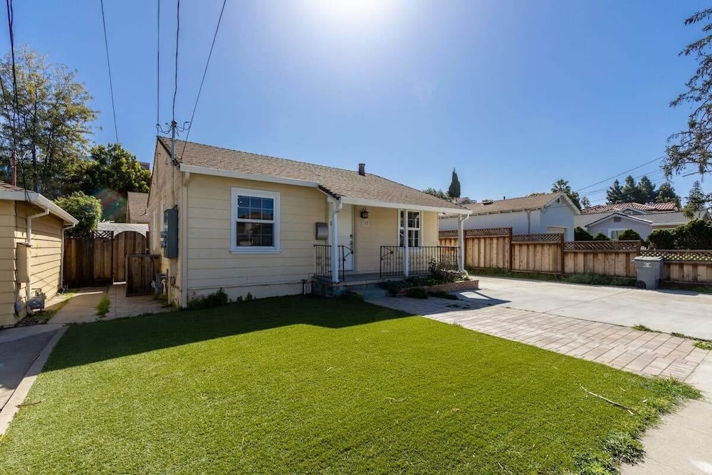 @ Marbella Lane - Convenient Home in Sunnyvale