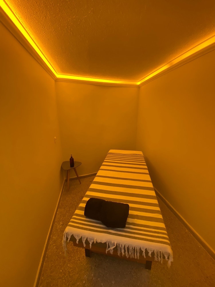 Royal Bosphorus Otel - Image 9