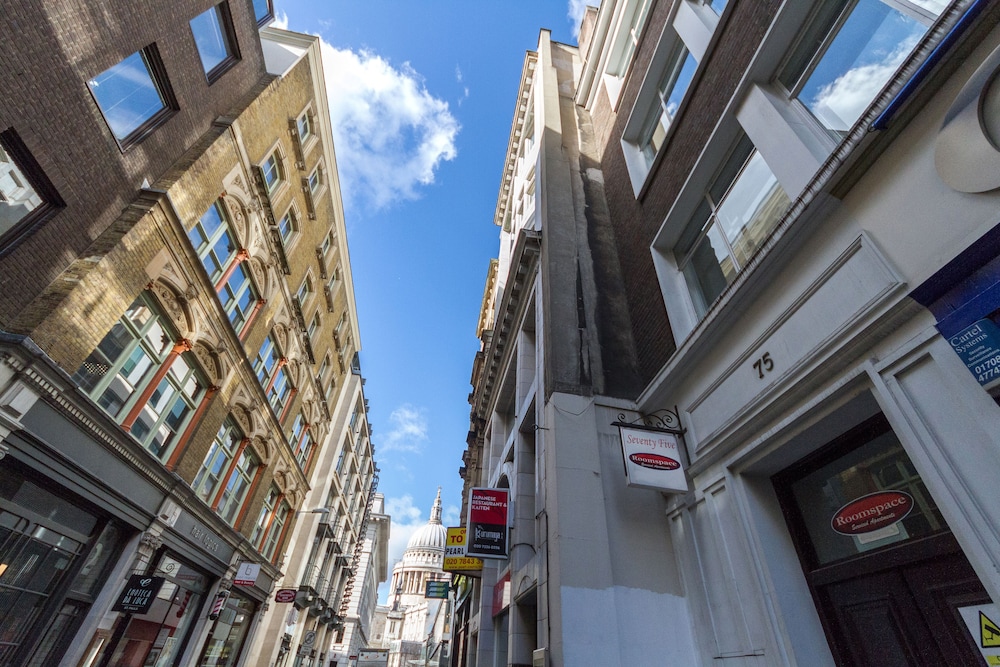 Roomspace Apartments -Groveland Court