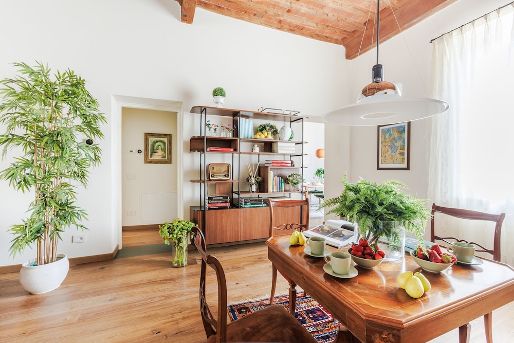 Lunav House in Lucca
